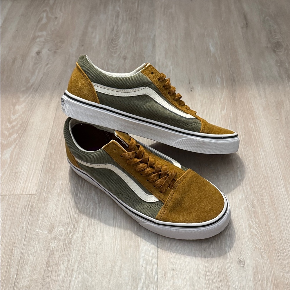 Vans Old Skool Mini Cord Green/Brown - New, size 6.5 Mens, 8 Womens